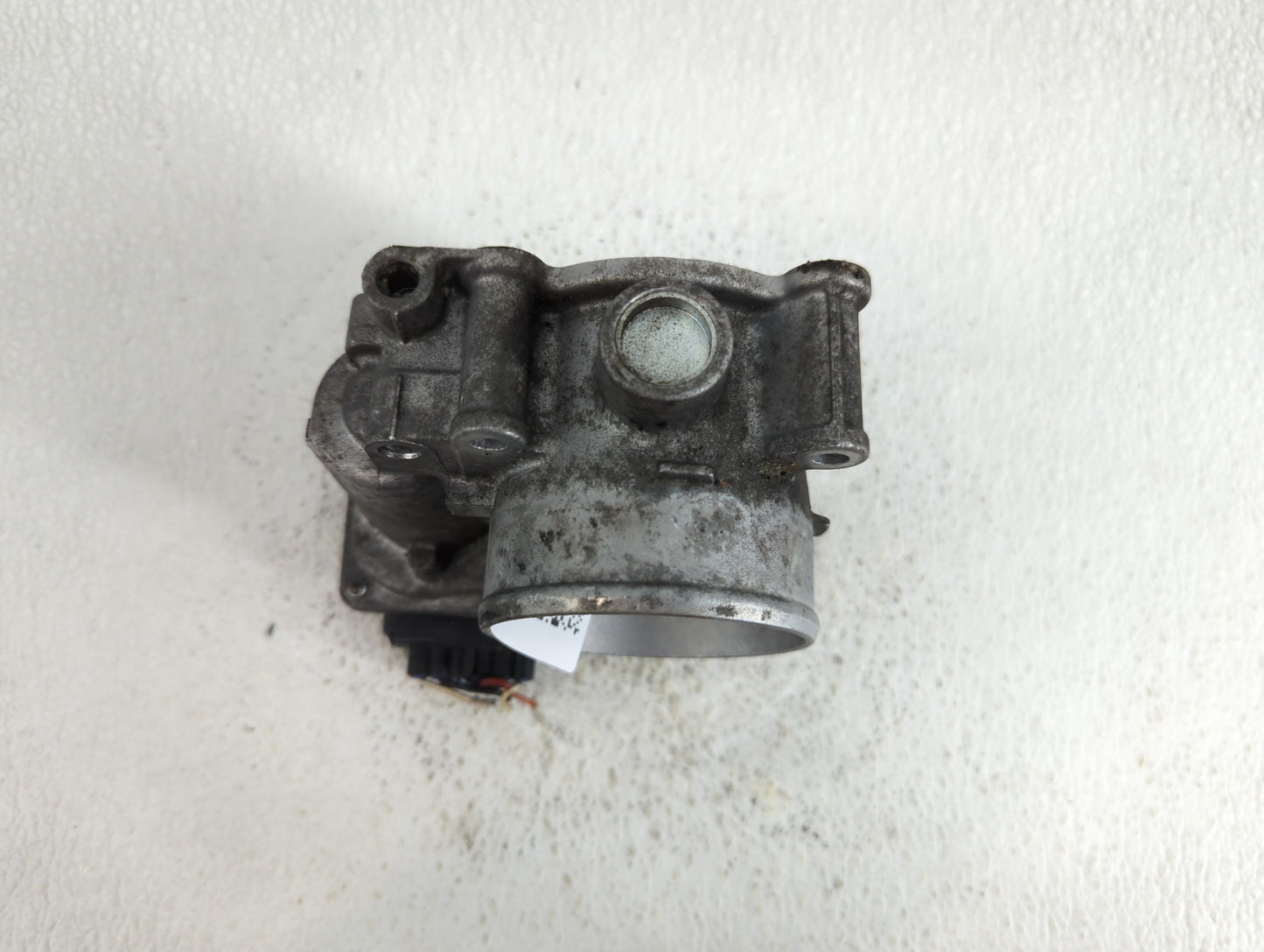 2010-2012 Subaru Legacy Throttle Body P/N:16112AA350 Fits Fits 2010 2011 2012 OEM Used Auto Parts - Oemusedautoparts1.com