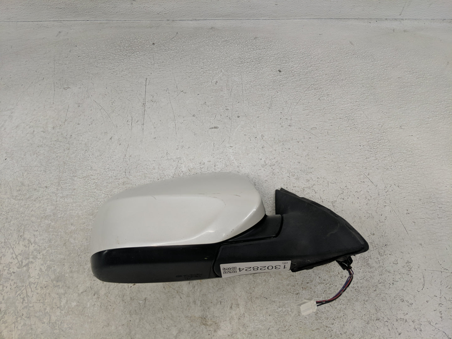 2011-2014 Subaru Legacy Passenger Side View Mirror - Right Door Mirror OEM Used - Oemusedautoparts1.com