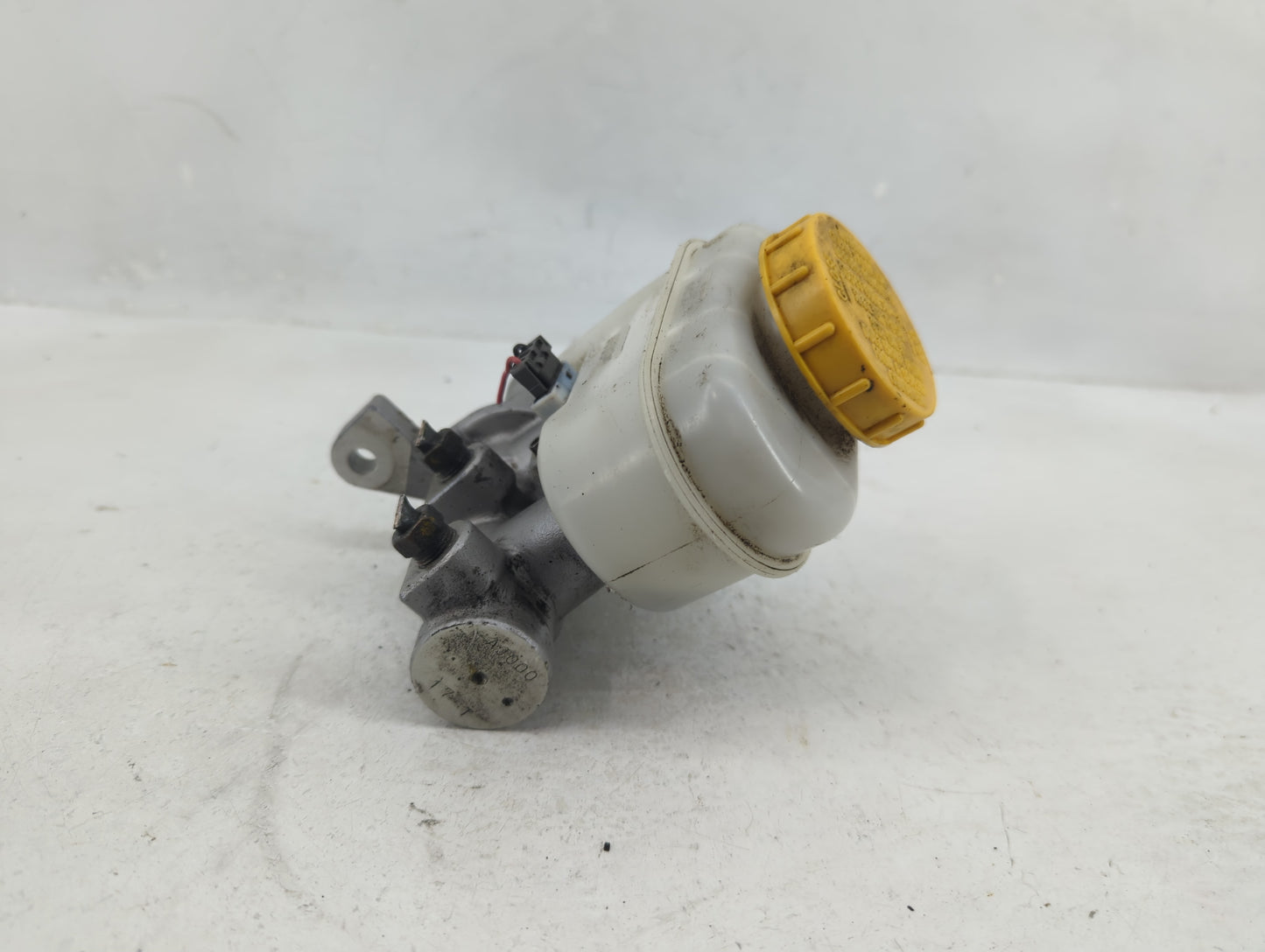2010-2014 Subaru Legacy Brake Master Cylinder - Oemusedautoparts1.com