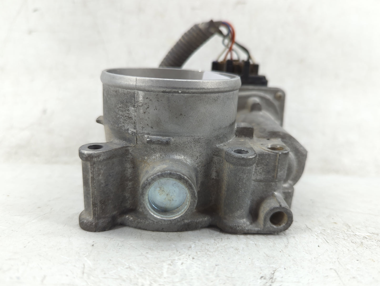 2010-2012 Subaru Legacy Throttle Body P/N:16112AA350 Fits Fits 2010 2011 2012 OEM Used Auto Parts - Oemusedautoparts1.com