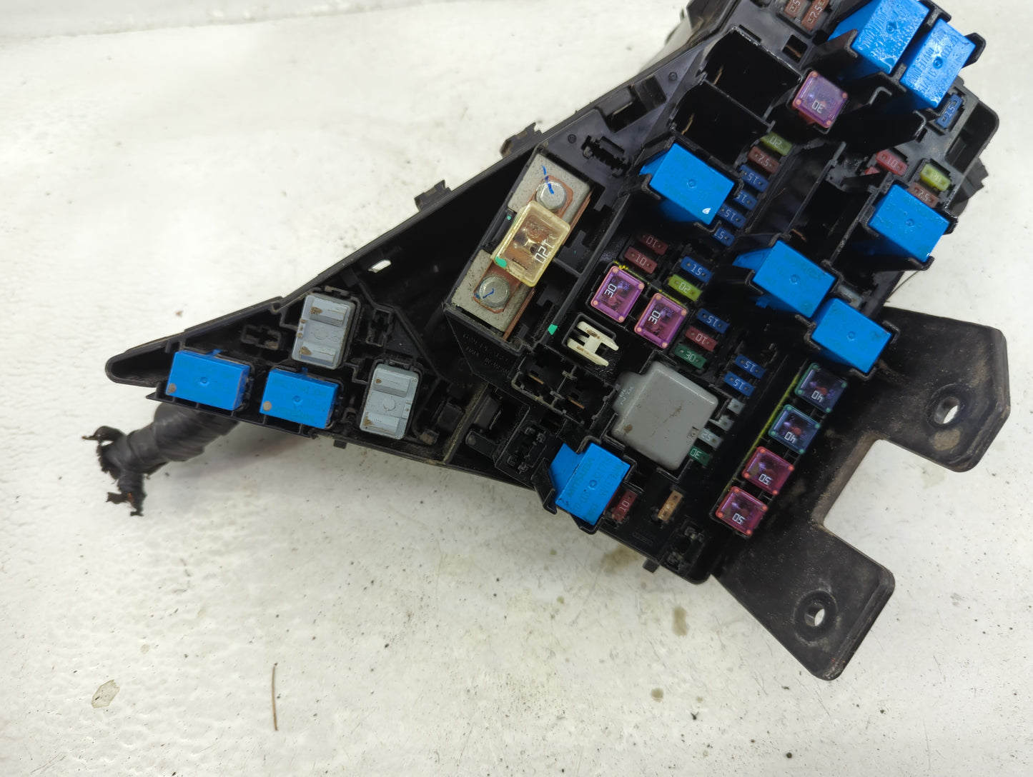 2010-2014 Subaru Legacy Fusebox Fuse Box Panel Relay Module P/N:MB502000B Fits Fits 2010 2011 2012 2013 2014 OEM Used Auto P