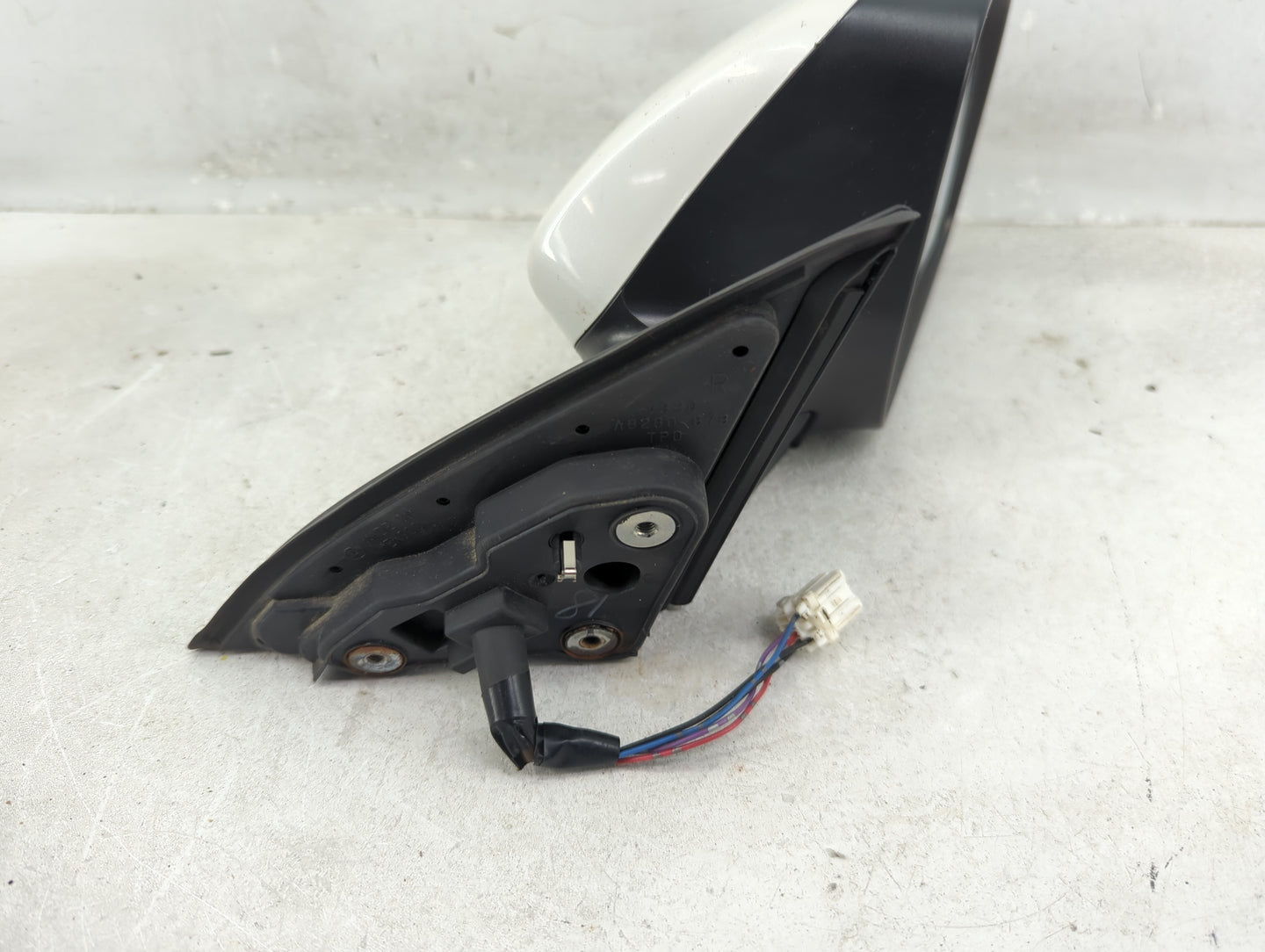 2011-2014 Subaru Legacy Passenger Right Side View Power Door Mirror 1429697 - Oemusedautoparts1.com