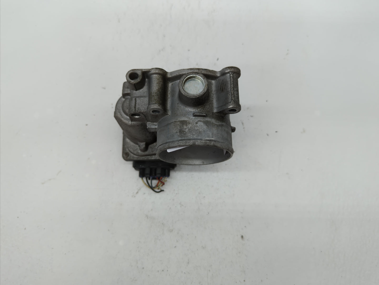 2010-2012 Subaru Legacy Throttle Body P/N:16112AA350 Fits Fits 2010 2011 2012 OEM Used Auto Parts - Oemusedautoparts1.com