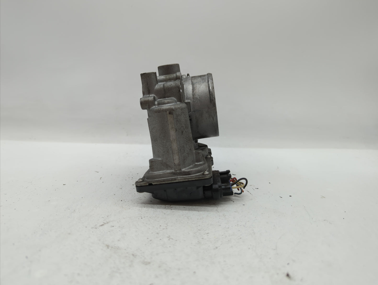 2010-2012 Subaru Legacy Throttle Body P/N:16112AA350 Fits Fits 2010 2011 2012 OEM Used Auto Parts - Oemusedautoparts1.com
