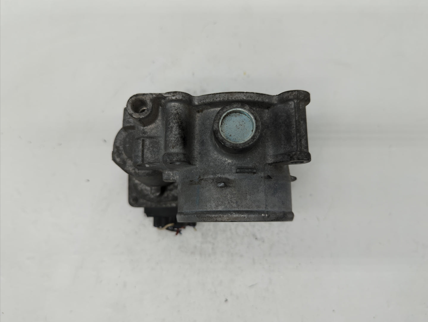 2010-2012 Subaru Legacy Throttle Body P/N:16112AA350 Fits Fits 2010 2011 2012 OEM Used Auto Parts - Oemusedautoparts1.com