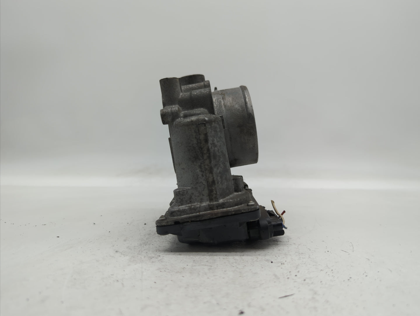 2010-2012 Subaru Legacy Throttle Body P/N:16112AA350 Fits Fits 2010 2011 2012 OEM Used Auto Parts - Oemusedautoparts1.com