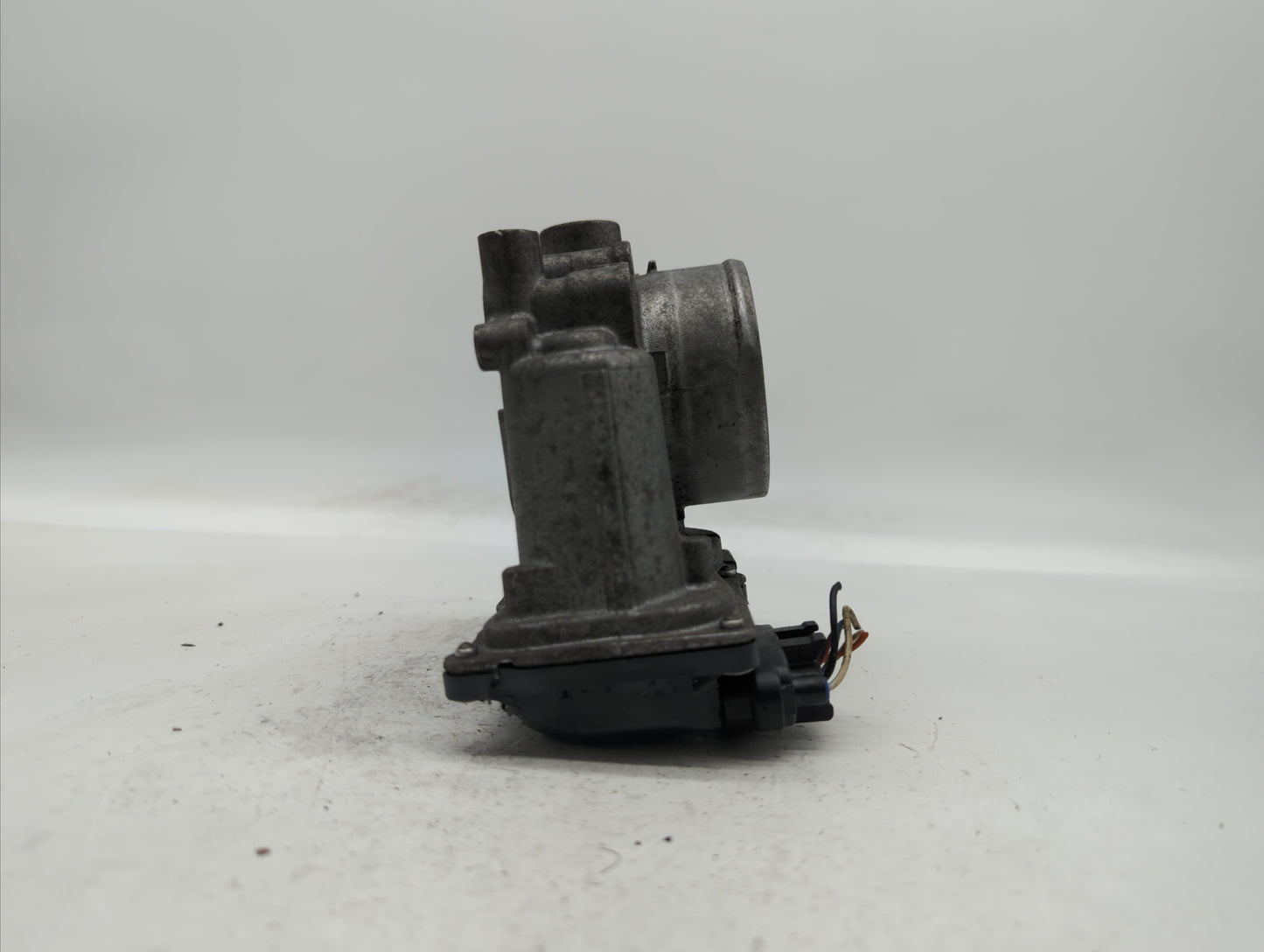 2010-2012 Subaru Legacy Throttle Body P/N:16112AA350 Fits Fits 2010 2011 2012 OEM Used Auto Parts - Oemusedautoparts1.com