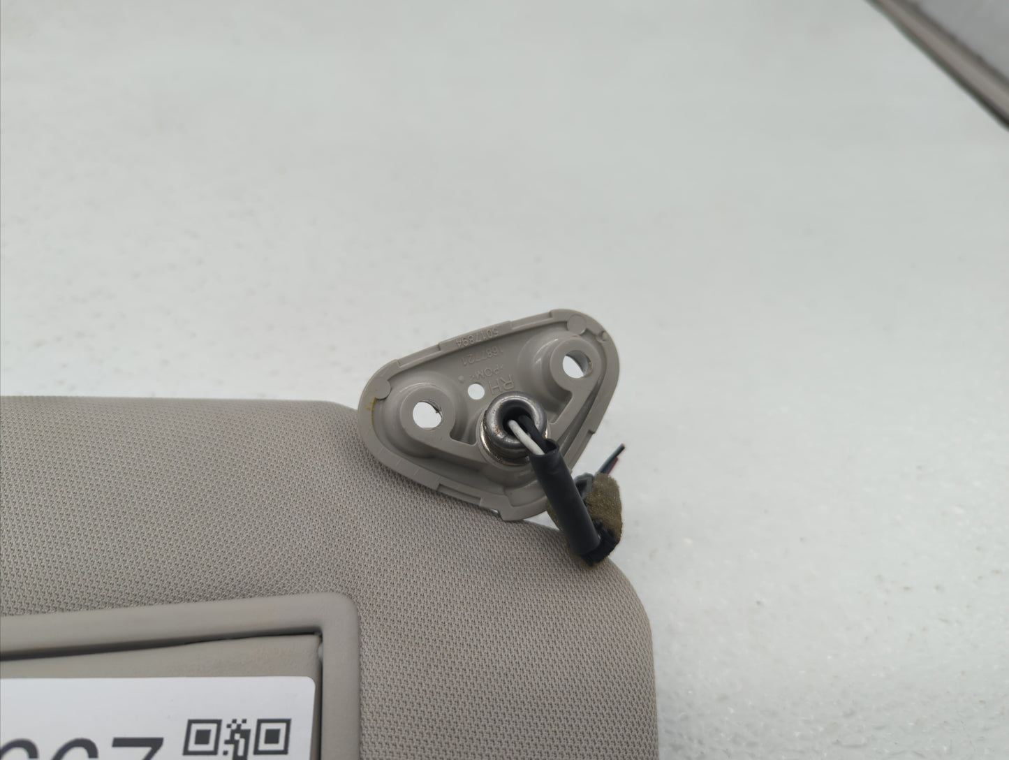 2010-2014 Subaru Legacy Sun Visor Shade Replacement Passenger Right Mirror Fits Fits 2010 2011 2012 2013 2014 OEM Used Auto 