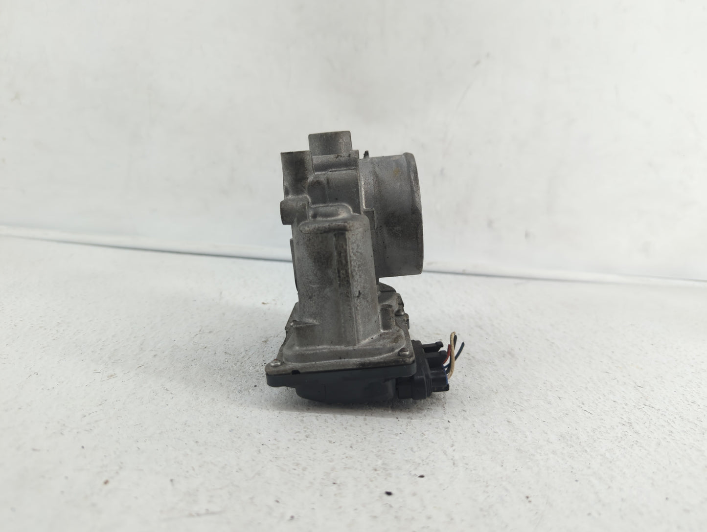 2010-2012 Subaru Legacy Throttle Body P/N:16112AA350 Fits Fits 2010 2011 2012 OEM Used Auto Parts - Oemusedautoparts1.com
