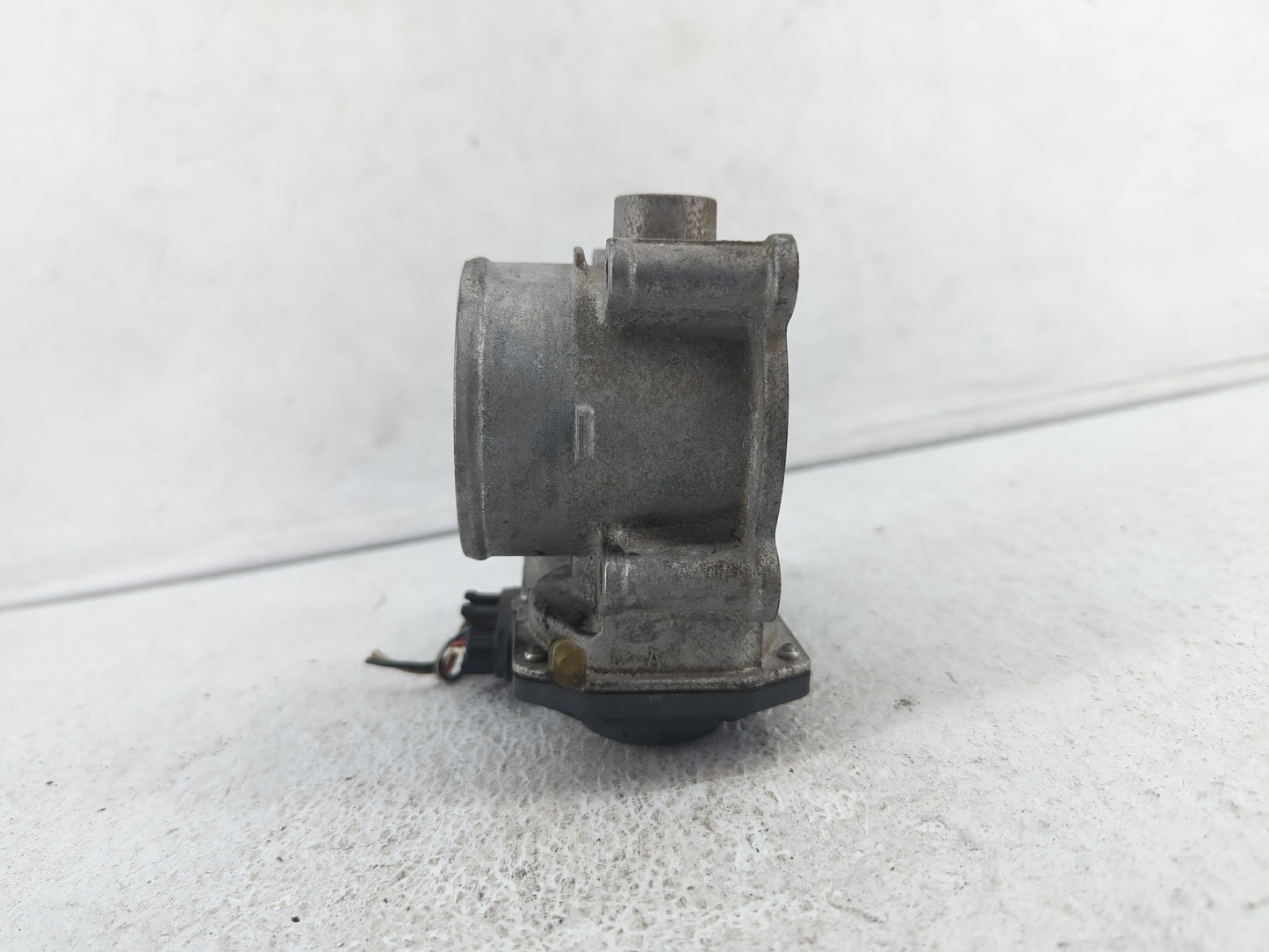 2010-2012 Subaru Legacy Throttle Body P/N:16112AA350 Fits Fits 2010 2011 2012 OEM Used Auto Parts - Oemusedautoparts1.com