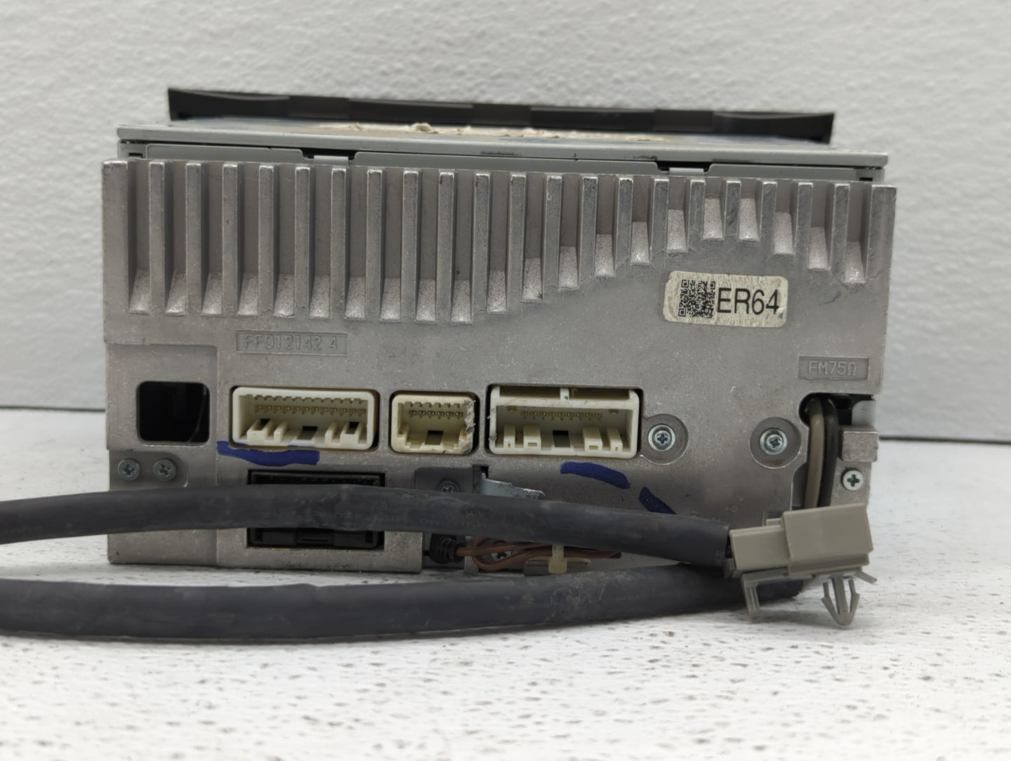 2010-2012 Subaru Legacy Am Fm Cd Player Radio Receiver - Oemusedautoparts1.com