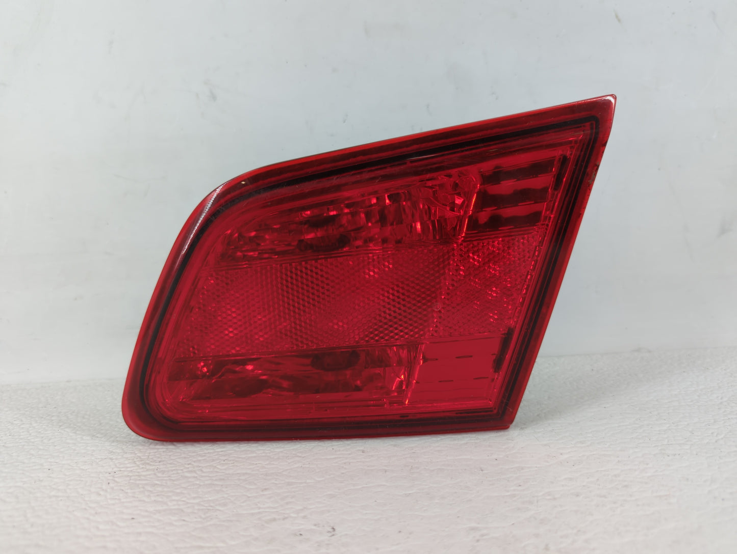 2010-2014 Subaru Legacy Tail Light Assembly Passenger Right OEM P/N:2PA 946 099 Fits Fits 2010 2011 2012 2013 2014 OEM Used 