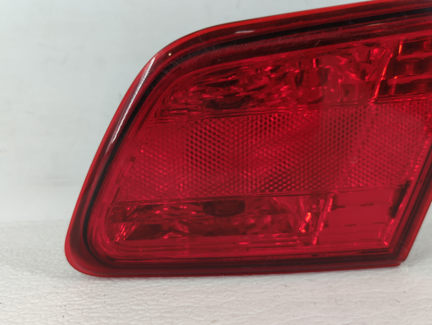 2010-2014 Subaru Legacy Tail Light Assembly Passenger Right OEM P/N:2PA 946 099 Fits Fits 2010 2011 2012 2013 2014 OEM Used 