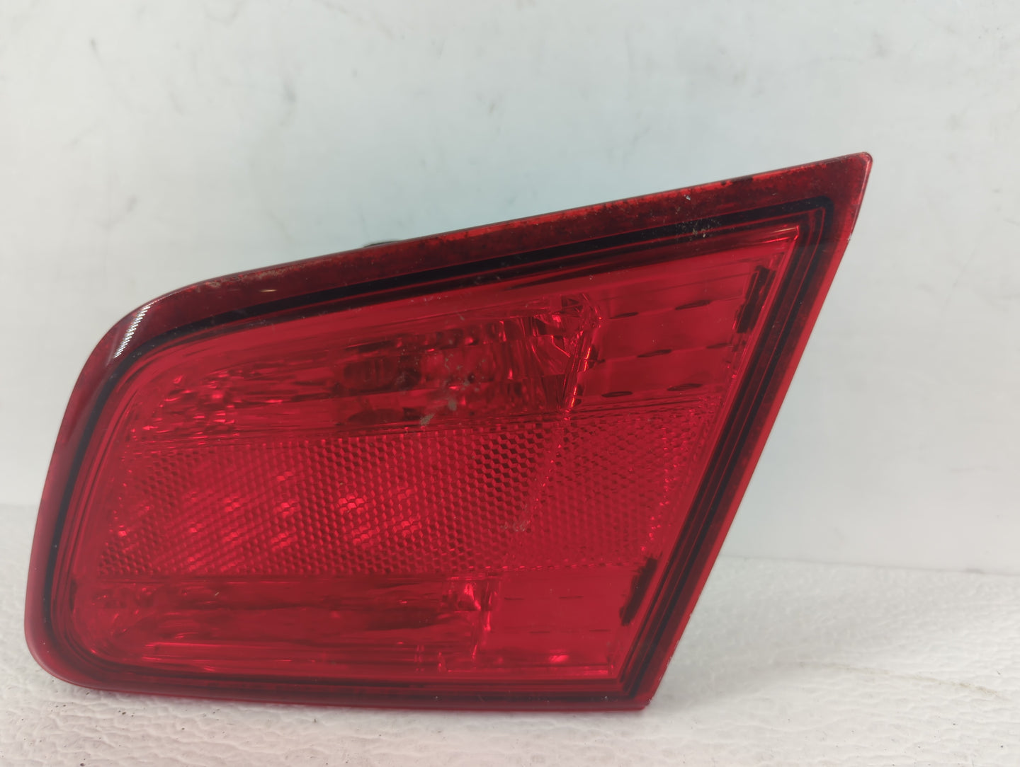 2010-2014 Subaru Legacy Tail Light Assembly Passenger Right OEM P/N:2PA 946 099 Fits Fits 2010 2011 2012 2013 2014 OEM Used 