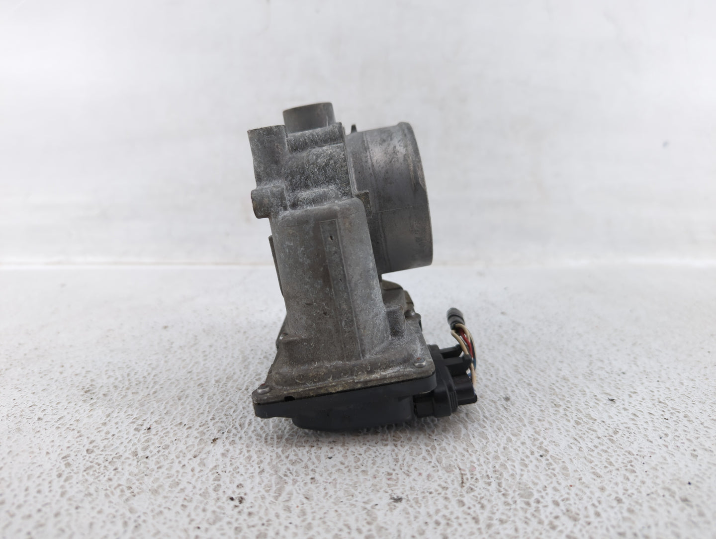 2010-2012 Subaru Legacy Throttle Body P/N:142003P24 Fits Fits 2010 2011 2012 OEM Used Auto Parts - Oemusedautoparts1.com