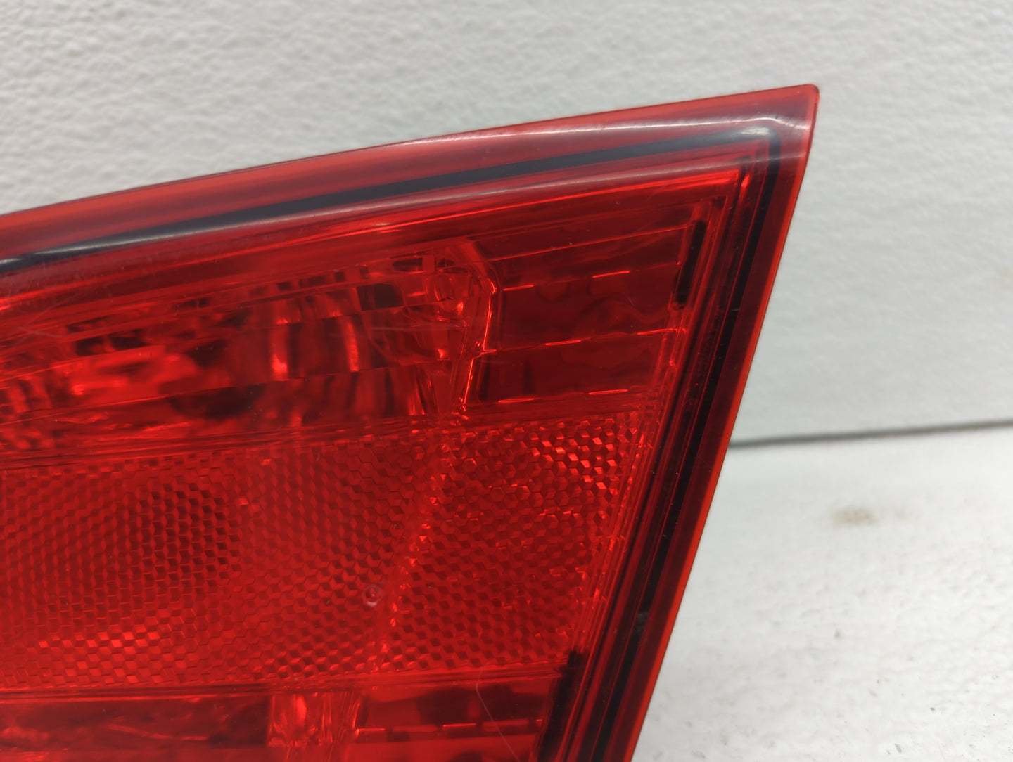2010-2014 Subaru Legacy Tail Light Assembly Passenger Right OEM P/N:2PA 946 099 Fits Fits 2010 2011 2012 2013 2014 OEM Used 