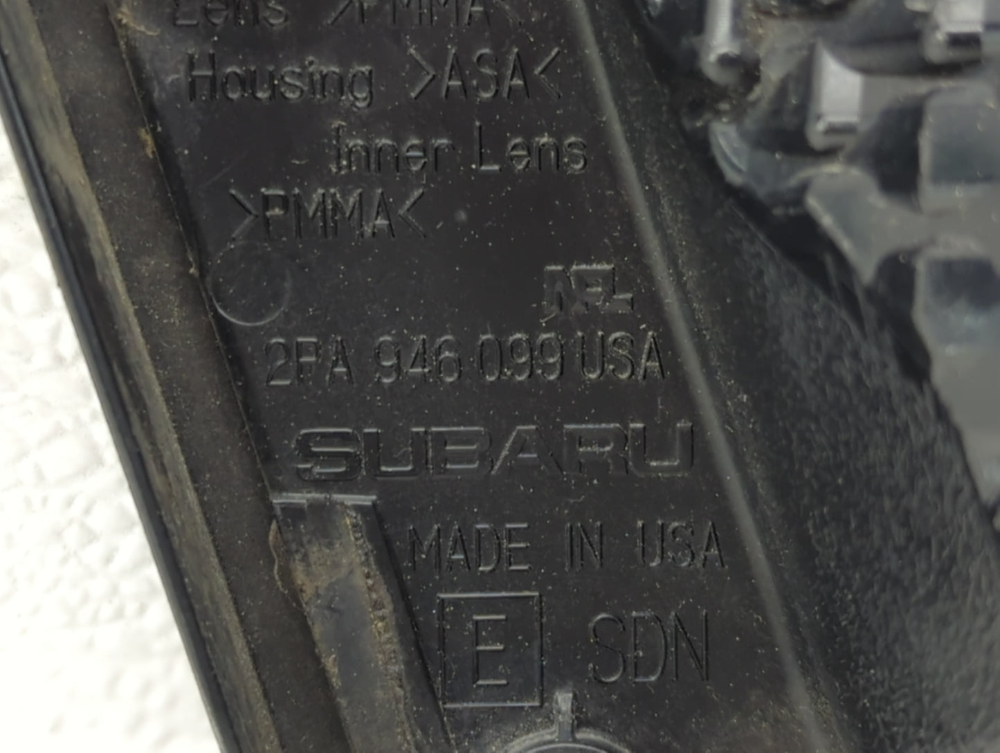 2010-2014 Subaru Legacy Tail Light Assembly Passenger Right OEM P/N:2PA 946 099 Fits Fits 2010 2011 2012 2013 2014 OEM Used 