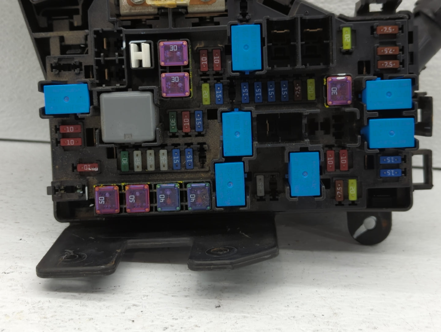 2010-2014 Subaru Legacy Fusebox Fuse Box Panel Relay Module P/N:MB503200B Fits Fits 2010 2011 2012 2013 2014 OEM Used Auto P