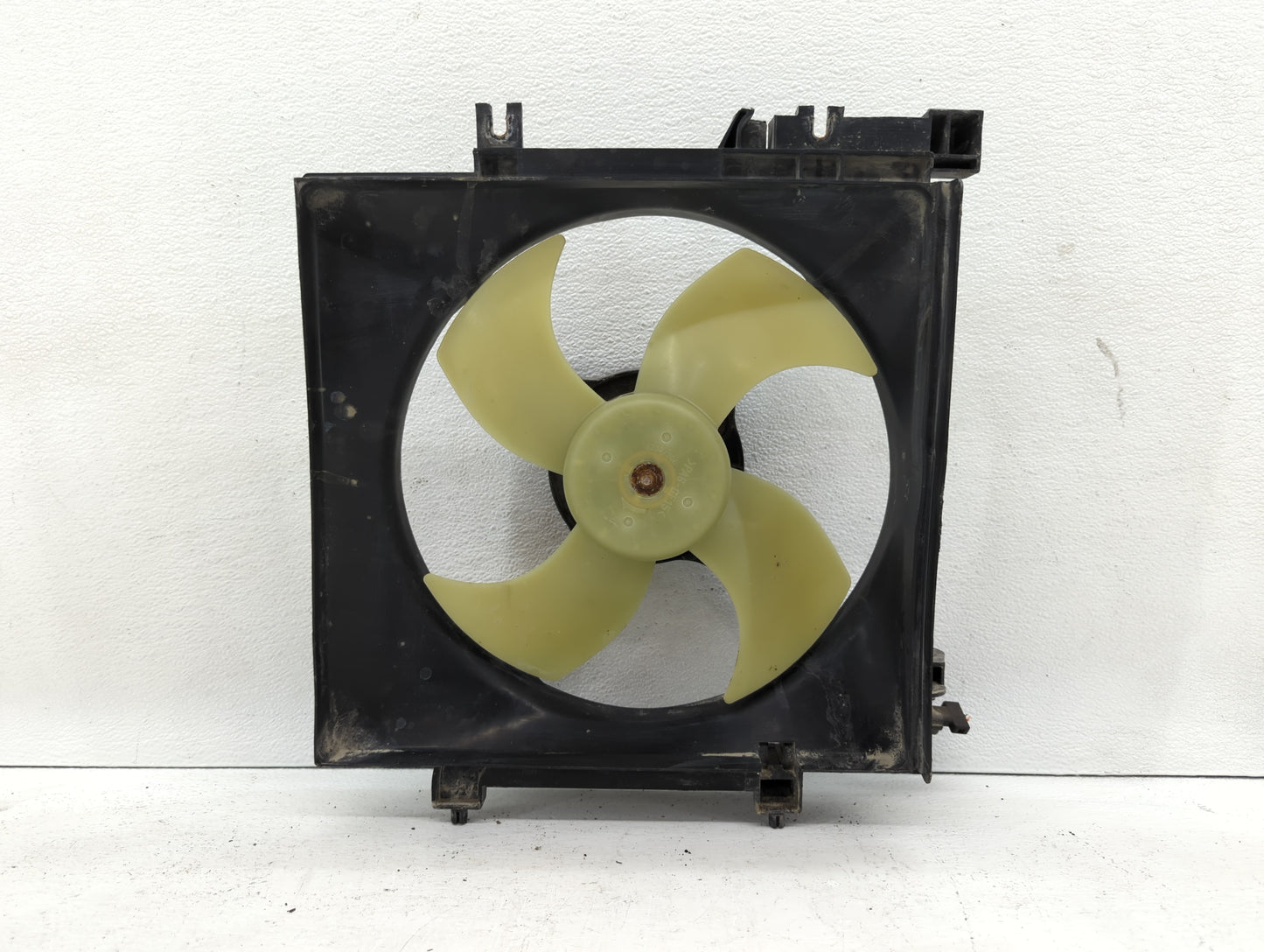 2005-2014 Subaru Legacy Left Radiator Fan Motor Assembly Cream 612629 - Oemusedautoparts1.com