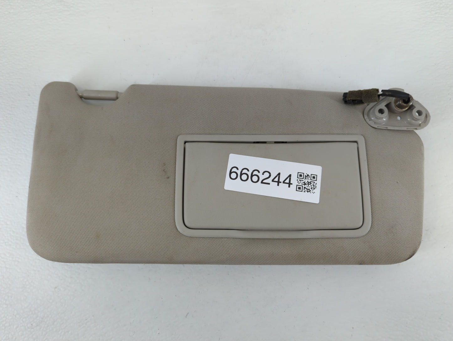 2010-2014 Subaru Legacy Sun Visor Shade Replacement Passenger Right Mirror Fits Fits 2010 2011 2012 2013 2014 OEM Used Auto 
