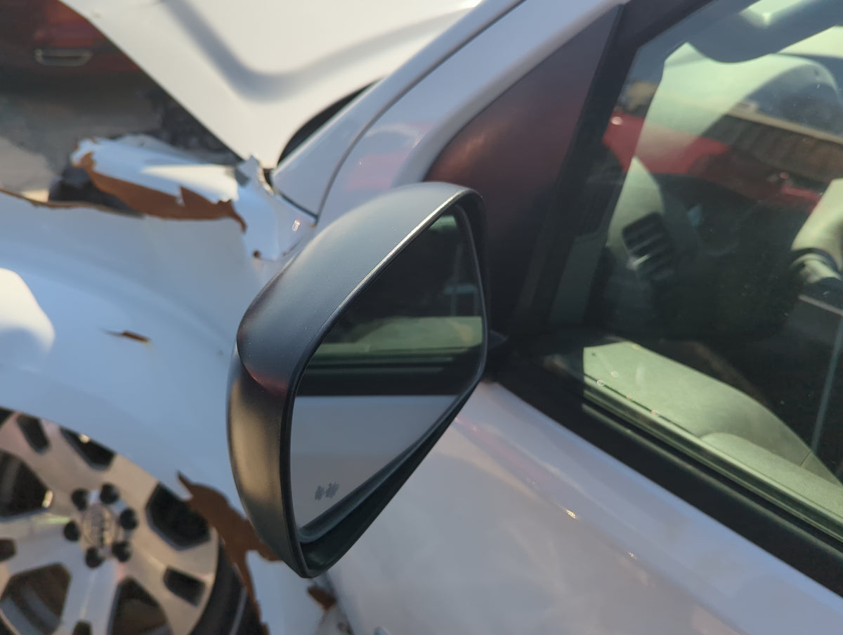 2009-2012 Suzuki Equator Driver Side View Mirror - Left Door Mirror OEM Used - Oemusedautoparts1.com