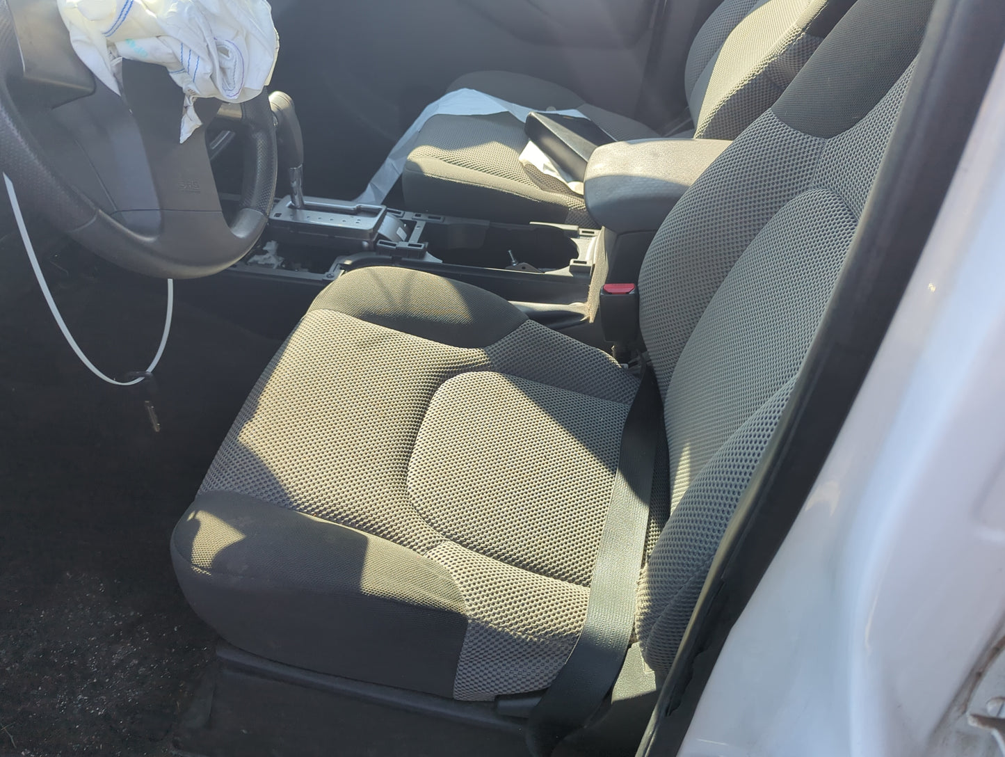 2009-2012 Suzuki Equator Driver Front Seat Oem - Oemusedautoparts1.com