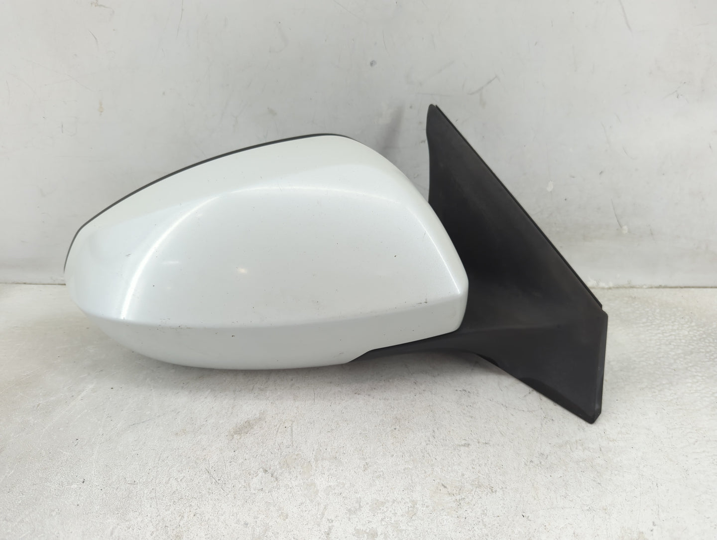 2010-2013 Suzuki Kizashi Passenger Side View Mirror - Right Door Mirror OEM Used - Oemusedautoparts1.com