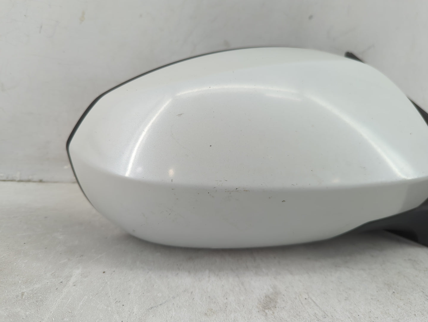 2010-2013 Suzuki Kizashi Passenger Side View Mirror - Right Door Mirror OEM Used - Oemusedautoparts1.com