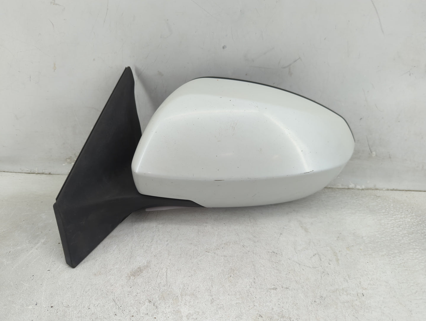 2010-2013 Suzuki Kizashi Driver Side View Mirror - Left Door Mirror OEM Used - Oemusedautoparts1.com