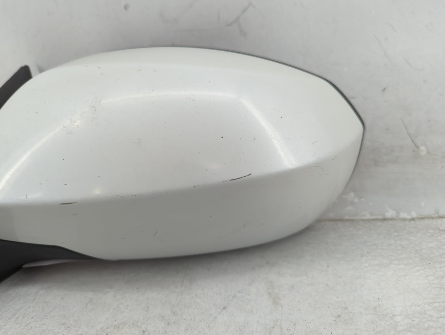 2010-2013 Suzuki Kizashi Driver Side View Mirror - Left Door Mirror OEM Used - Oemusedautoparts1.com