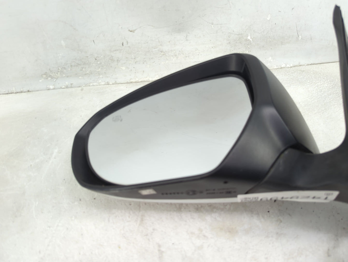2010-2013 Suzuki Kizashi Driver Side View Mirror - Left Door Mirror OEM Used - Oemusedautoparts1.com