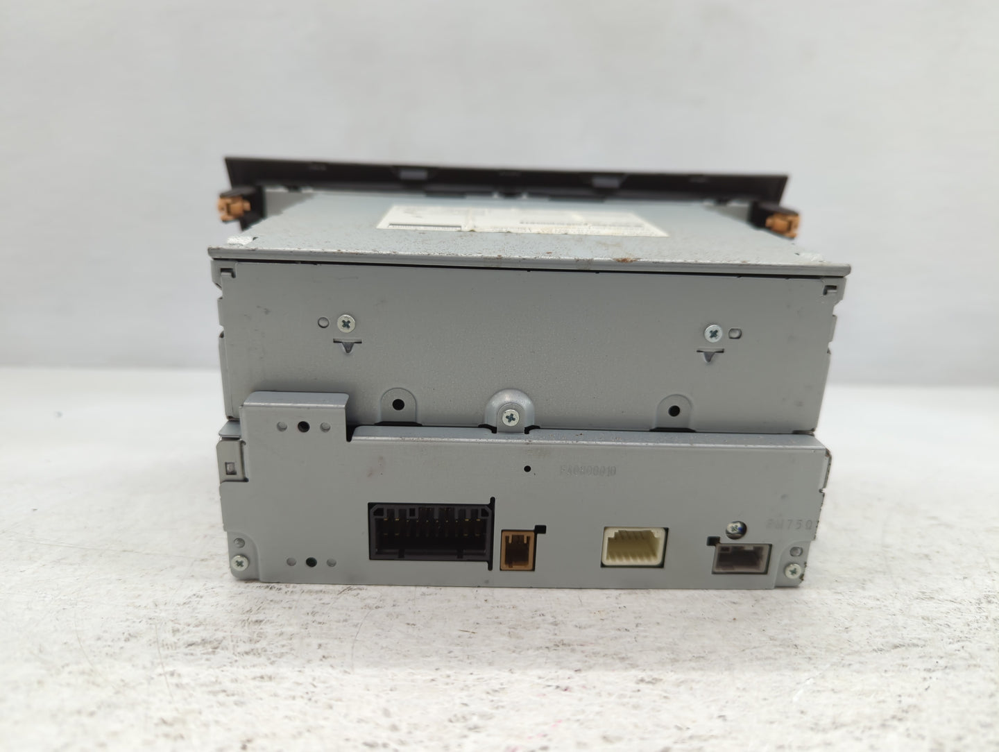 2010-2013 Suzuki Kizashi Am Fm Cd Player Radio Receiver - Oemusedautoparts1.com
