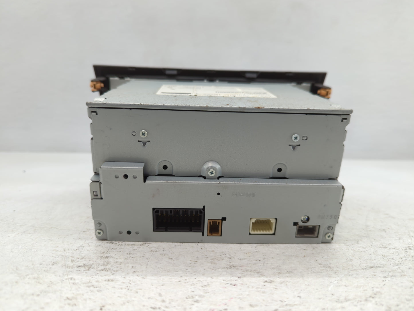 2010-2013 Suzuki Kizashi Am Fm Cd Player Radio Receiver - Oemusedautoparts1.com
