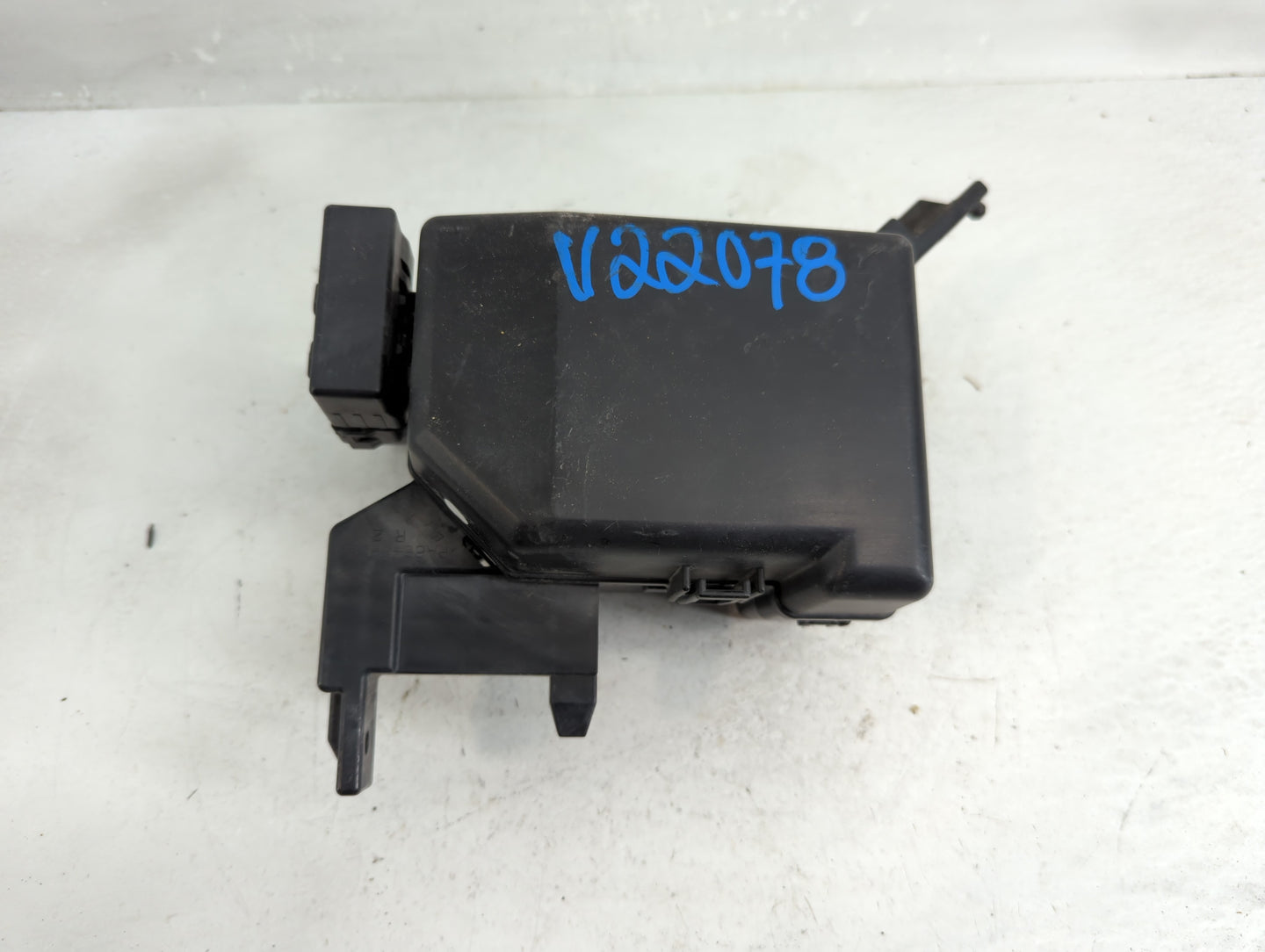 2008-2012 Suzuki Sx4 Fusebox Fuse Box Panel Relay Module P/N:80J00 Fits Fits 2008 2009 2010 2011 2012 OEM Used Auto Parts - 