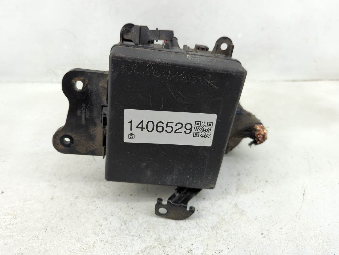 2012 Suzuki Vitara Fusebox Fuse Box Panel Relay Module P/N:8942 YA1 Fits Fits 2010 2011 2013 OEM Used Auto Parts - Oemusedau