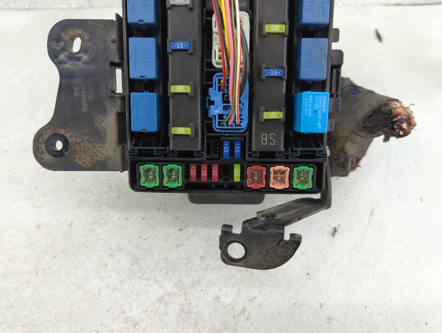 2012 Suzuki Vitara Fusebox Fuse Box Panel Relay Module P/N:8942 YA1 Fits Fits 2010 2011 2013 OEM Used Auto Parts - Oemusedau