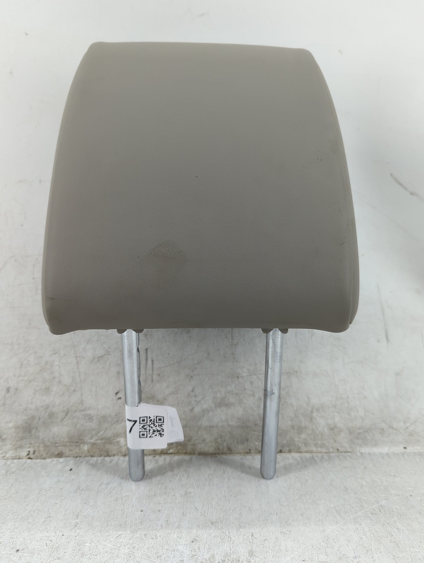2012 Suzuki Vitara Headrest Head Rest Rear Seat Fits Fits 2009 2010 2011 2013 OEM Used Auto Parts - Oemusedautoparts1.com