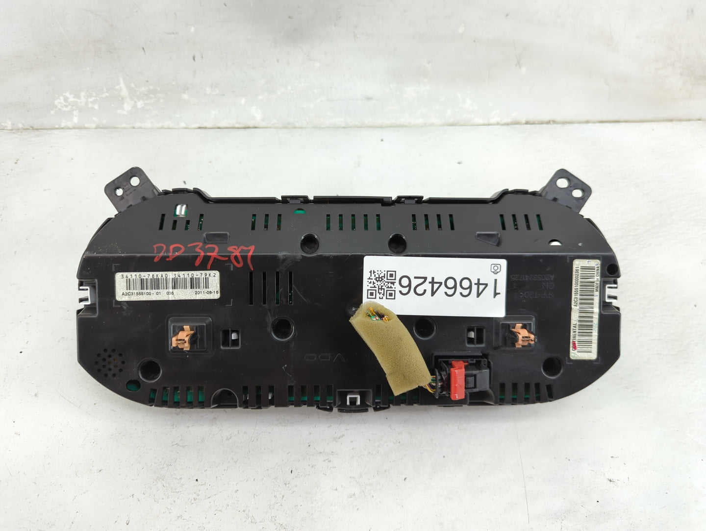 2012 Suzuki Vitara Instrument Cluster Speedometer Gauges P/N:34110-78KA0 34110-79K2, A2C31555100-01 Miles: Fits OEM Used Aut