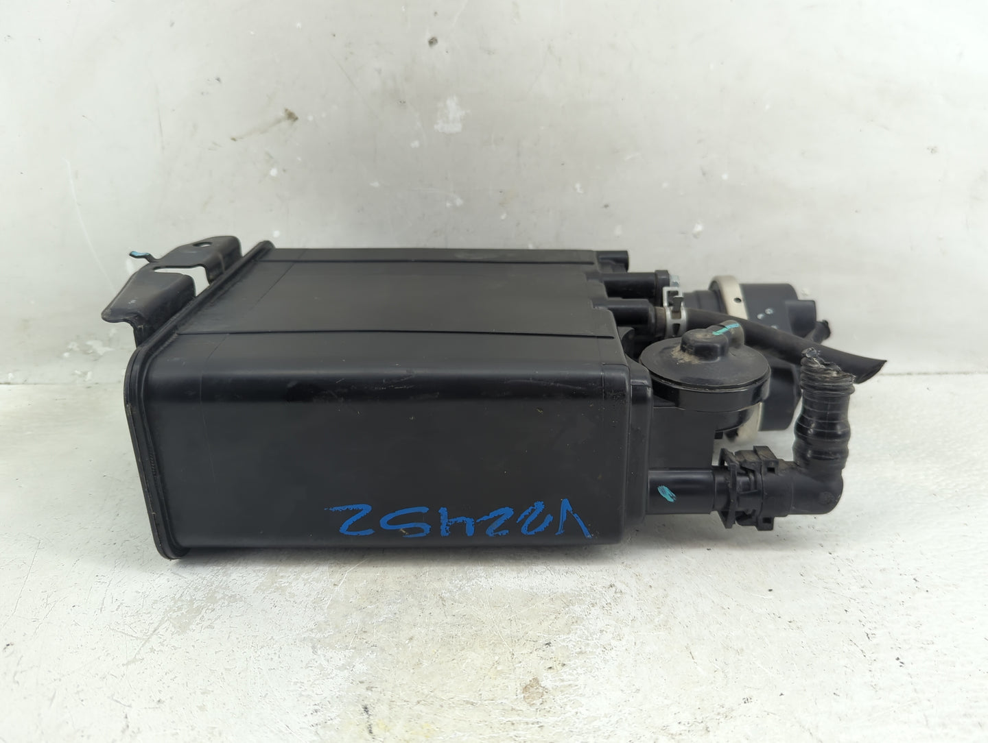 2012 Toyota Avalon Fuel Vapor Charcoal Canister - Oemusedautoparts1.com