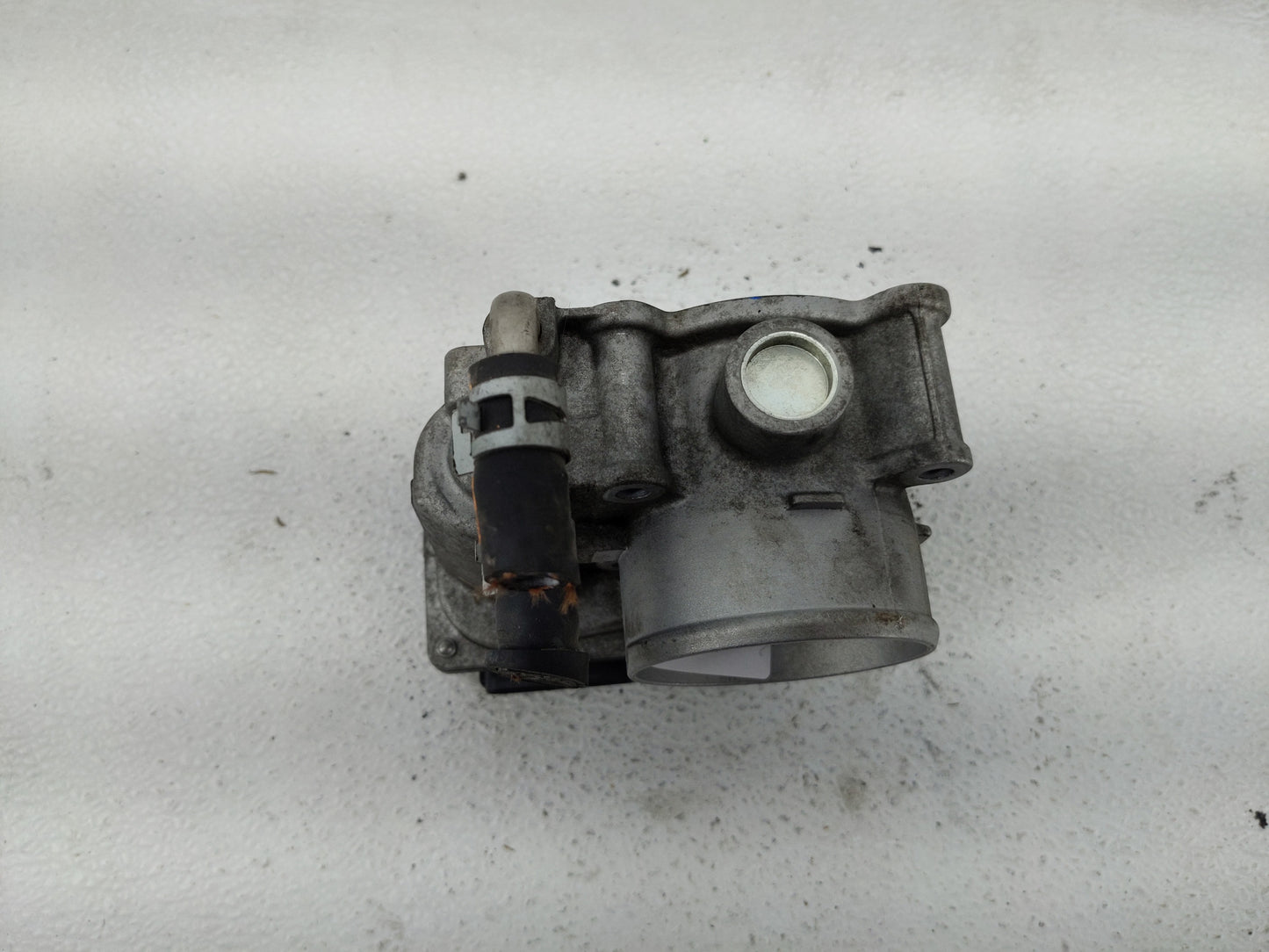 2012-2017 Toyota Camry Throttle Body P/N:22030-36020 Fits Fits 2012 2013 2014 2015 2016 2017 2018 2019 2020 2021 OEM Used Au