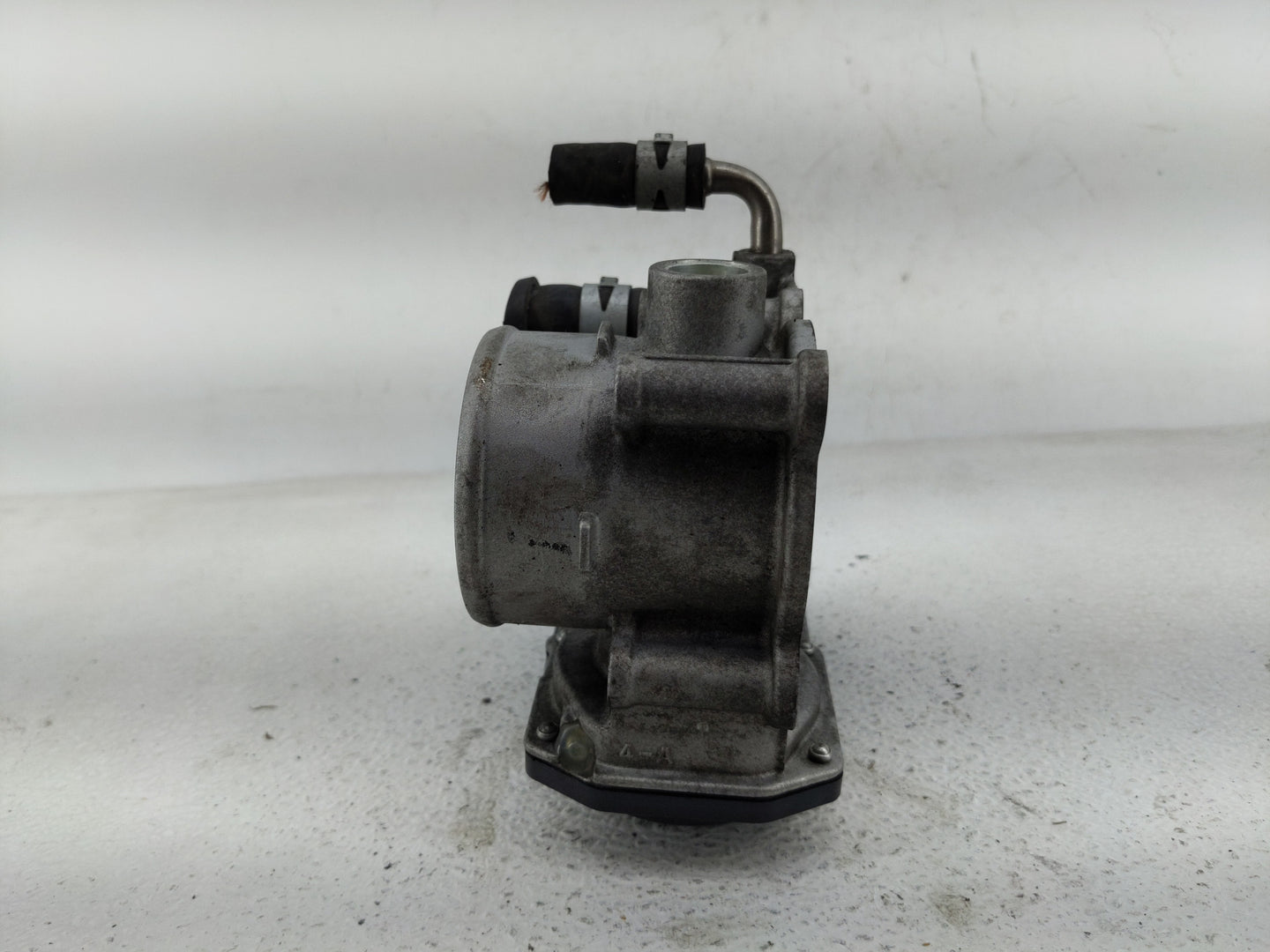 2012-2017 Toyota Camry Throttle Body P/N:22030-36020 Fits Fits 2012 2013 2014 2015 2016 2017 2018 2019 2020 2021 OEM Used Au