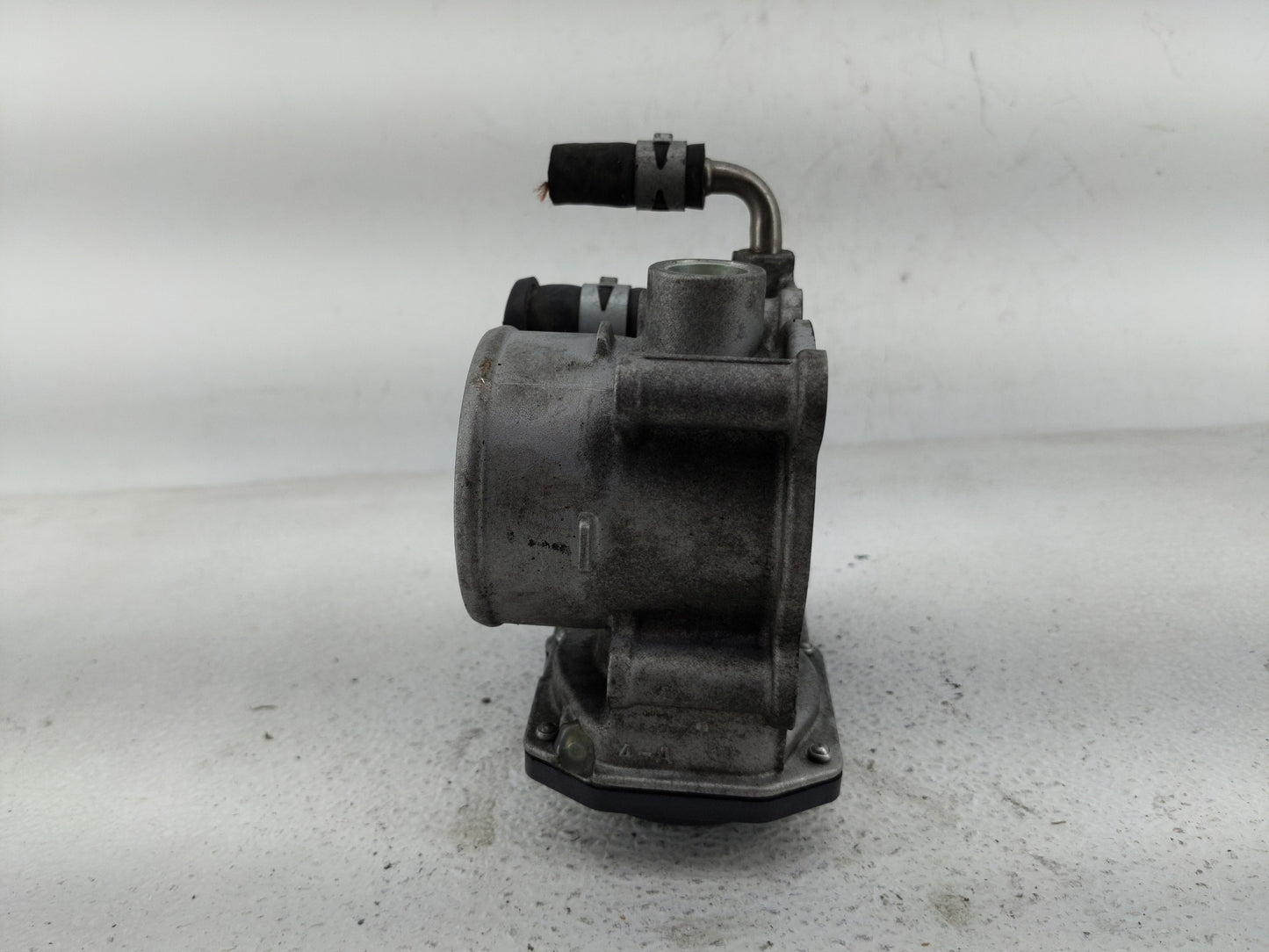 2012-2017 Toyota Camry Throttle Body P/N:22030-36020 Fits Fits 2012 2013 2014 2015 2016 2017 2018 2019 2020 2021 OEM Used Au