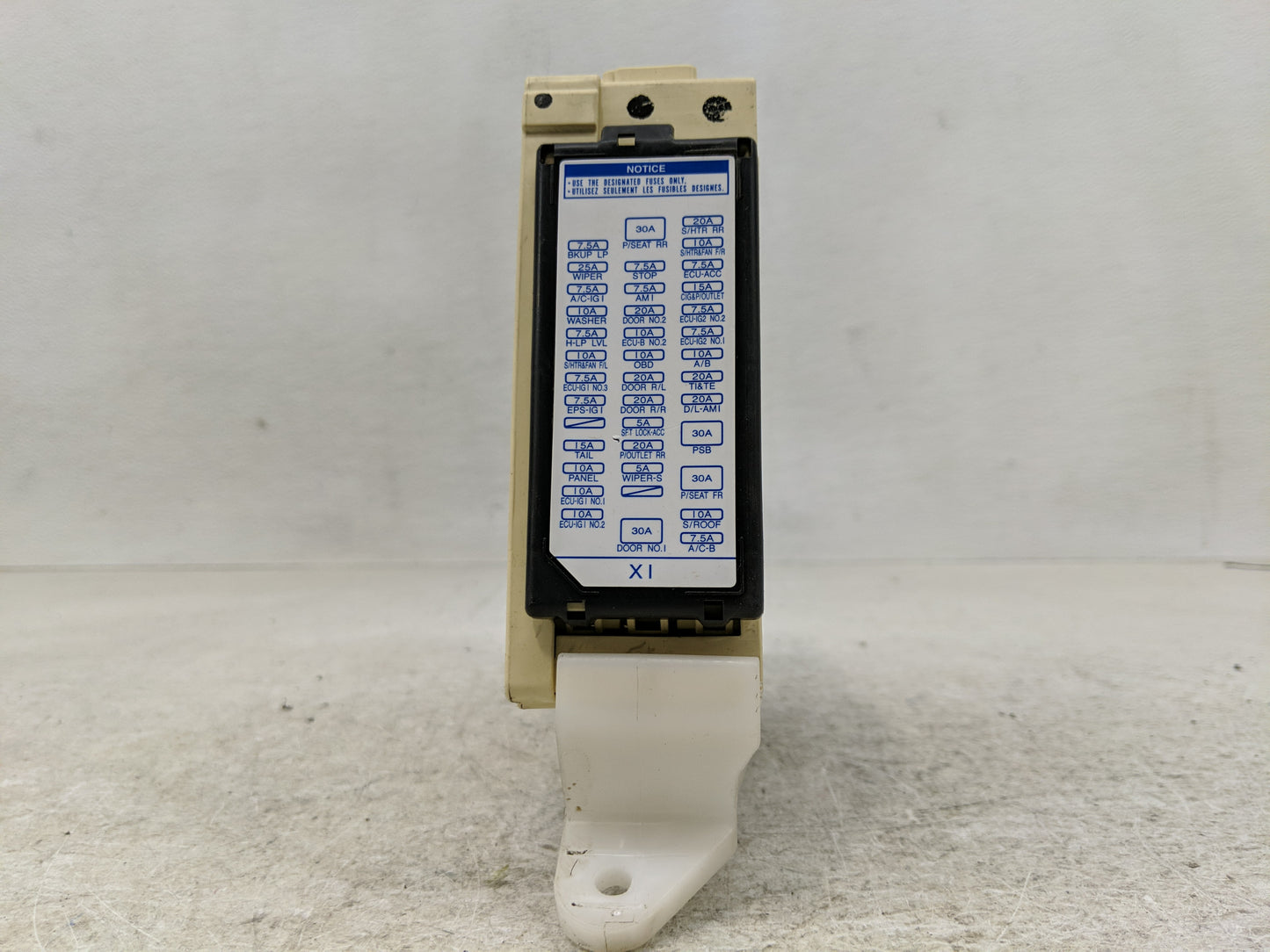 2012-2012 Toyota Camry Chassis Control Module Ccm Bcm Body Control - Oemusedautoparts1.com