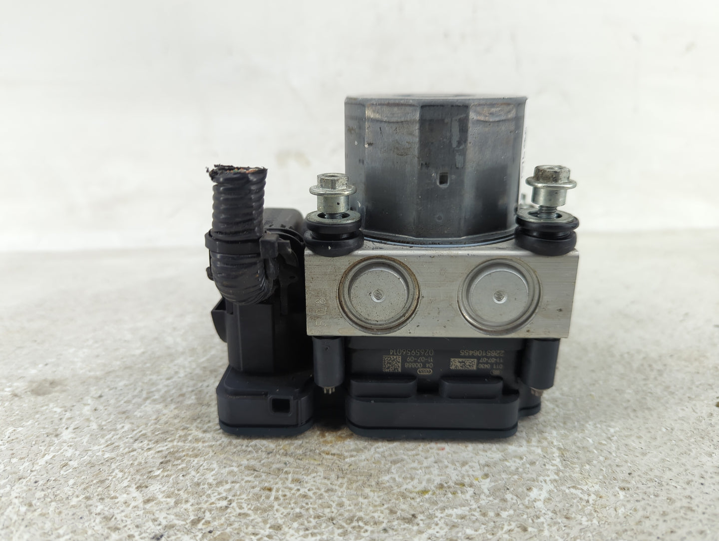 2012 Toyota Camry ABS Pump Control Module Replacement P/N:269 501 44540-06140 Fits OEM Used Auto Parts - Oemusedautoparts1.c
