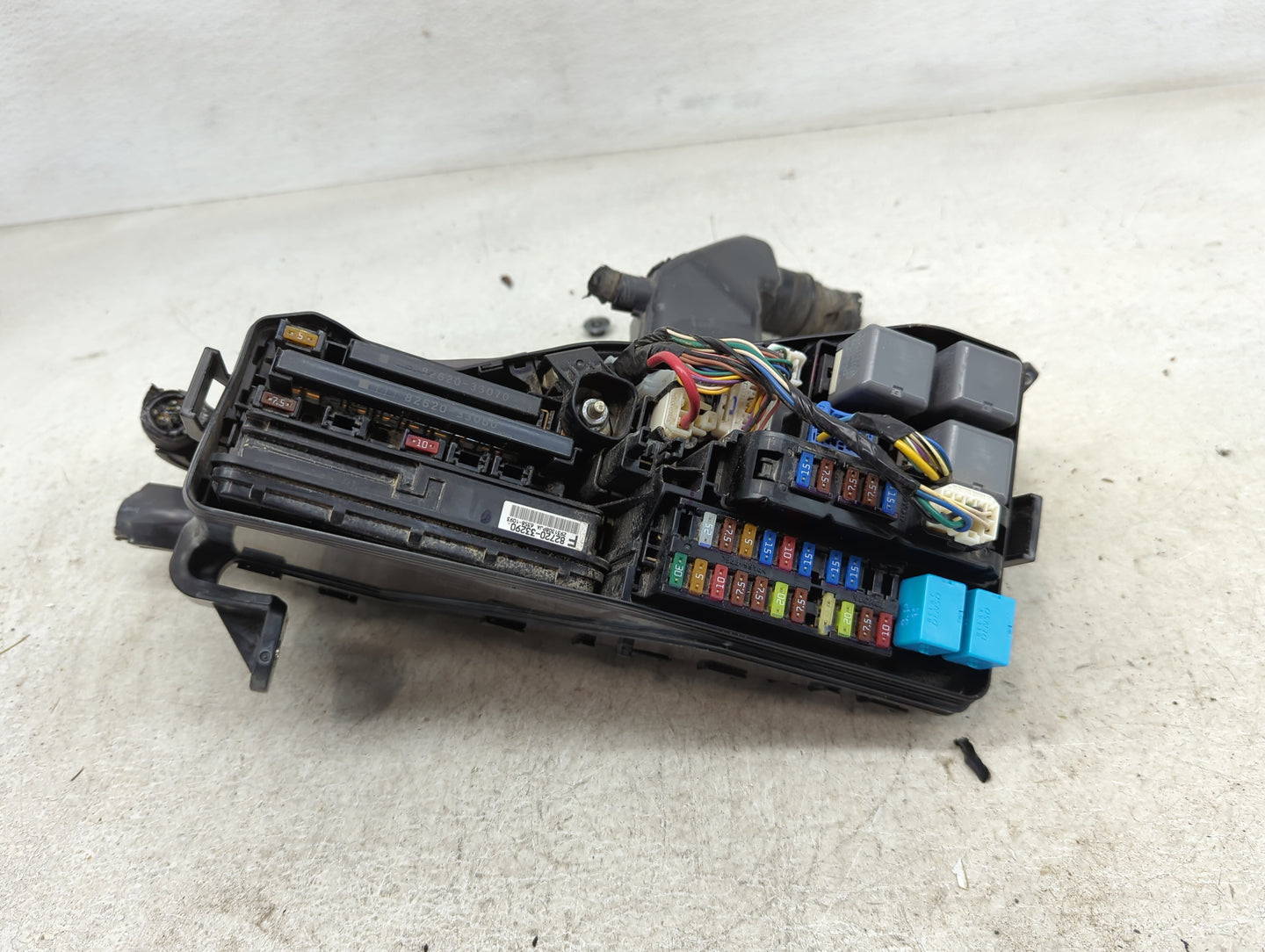 2012-2017 Toyota Camry Fusebox Fuse Box Panel Relay Module P/N:82720-33290 82720-33300A Fits Fits 2012 2013 2014 2015 2016 2