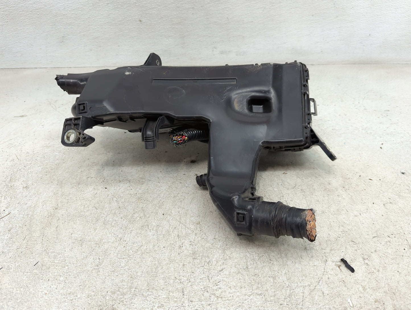 2012-2017 Toyota Camry Fusebox Fuse Box Panel Relay Module P/N:82720-33290 82720-33300A Fits Fits 2012 2013 2014 2015 2016 2