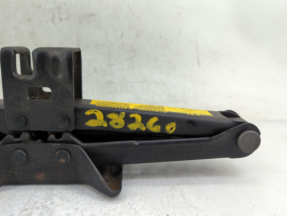 2012 Toyota Camry Spare Scissor Car Jack 1415284 - Oemusedautoparts1.com