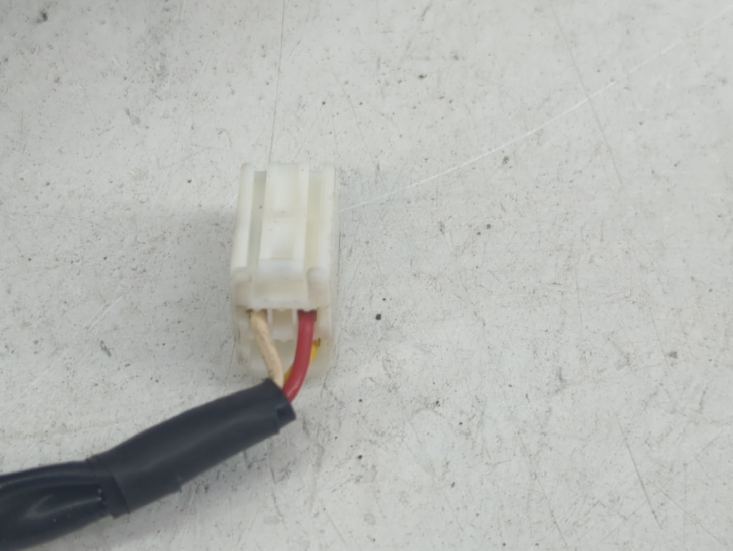2012-2014 Toyota Camry Passenger Side View Mirror - Right Door Mirror OEM Used - Oemusedautoparts1.com