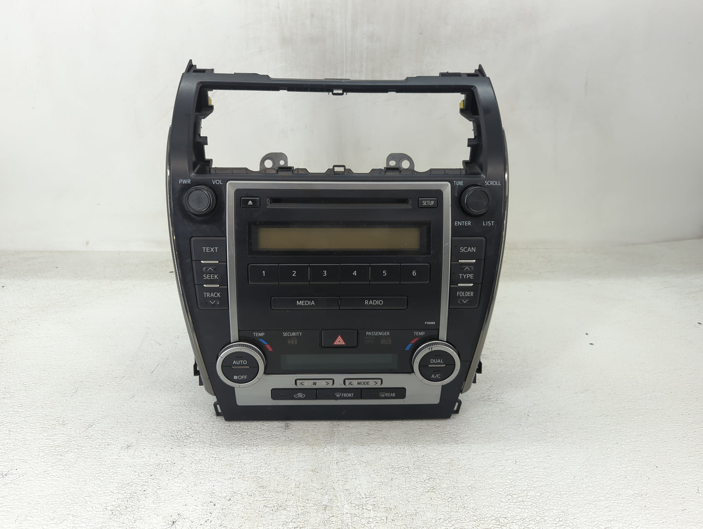 2012-2013 Toyota Camry Radio AM FM Cd Player Receiver Replacement P/N:86120-0634G P10069 Fits Fits 2012 2013 OEM Used Auto P