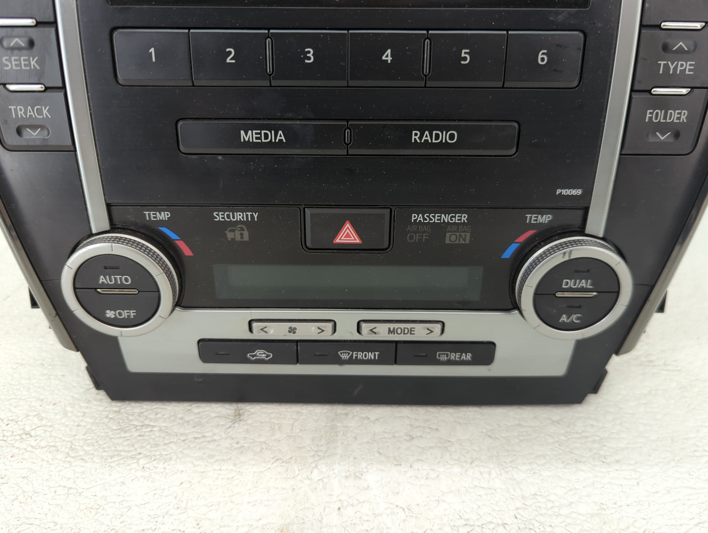 2012-2013 Toyota Camry Radio AM FM Cd Player Receiver Replacement P/N:86120-0634G P10069 Fits Fits 2012 2013 OEM Used Auto P